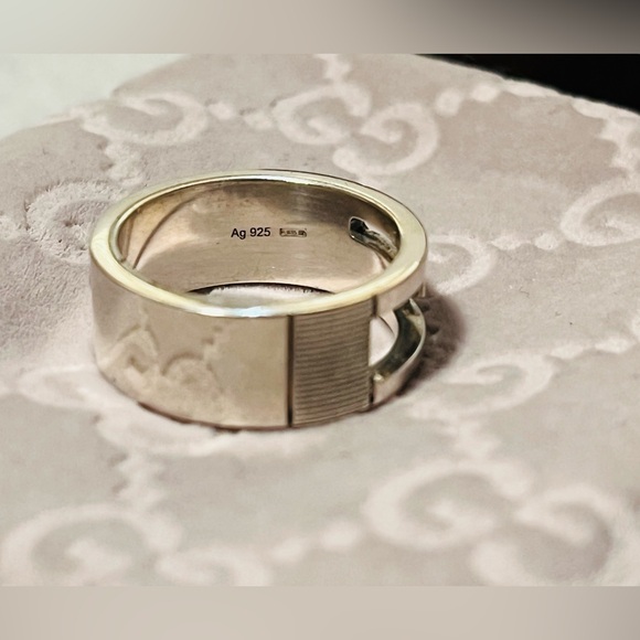 Gucci G Cut out Ring - Picture 4 of 10